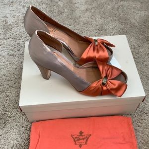 Gorgeous Satin peep-toe heels